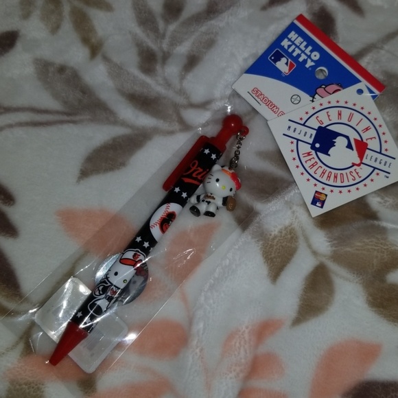 Hello Kitty MLB Pen w Charm: Baltimore Orioles - Picture 1 of 3